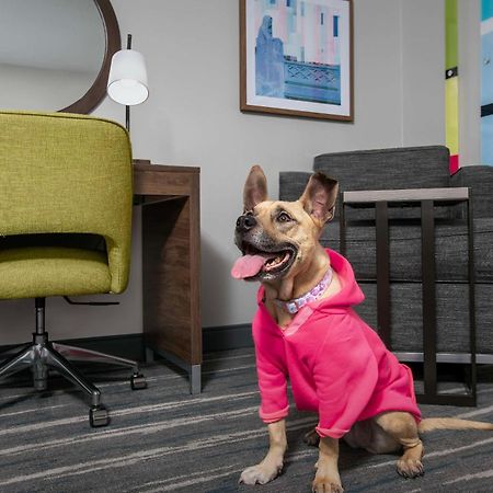 Hampton Inn Yorkville Eksteriør bilde