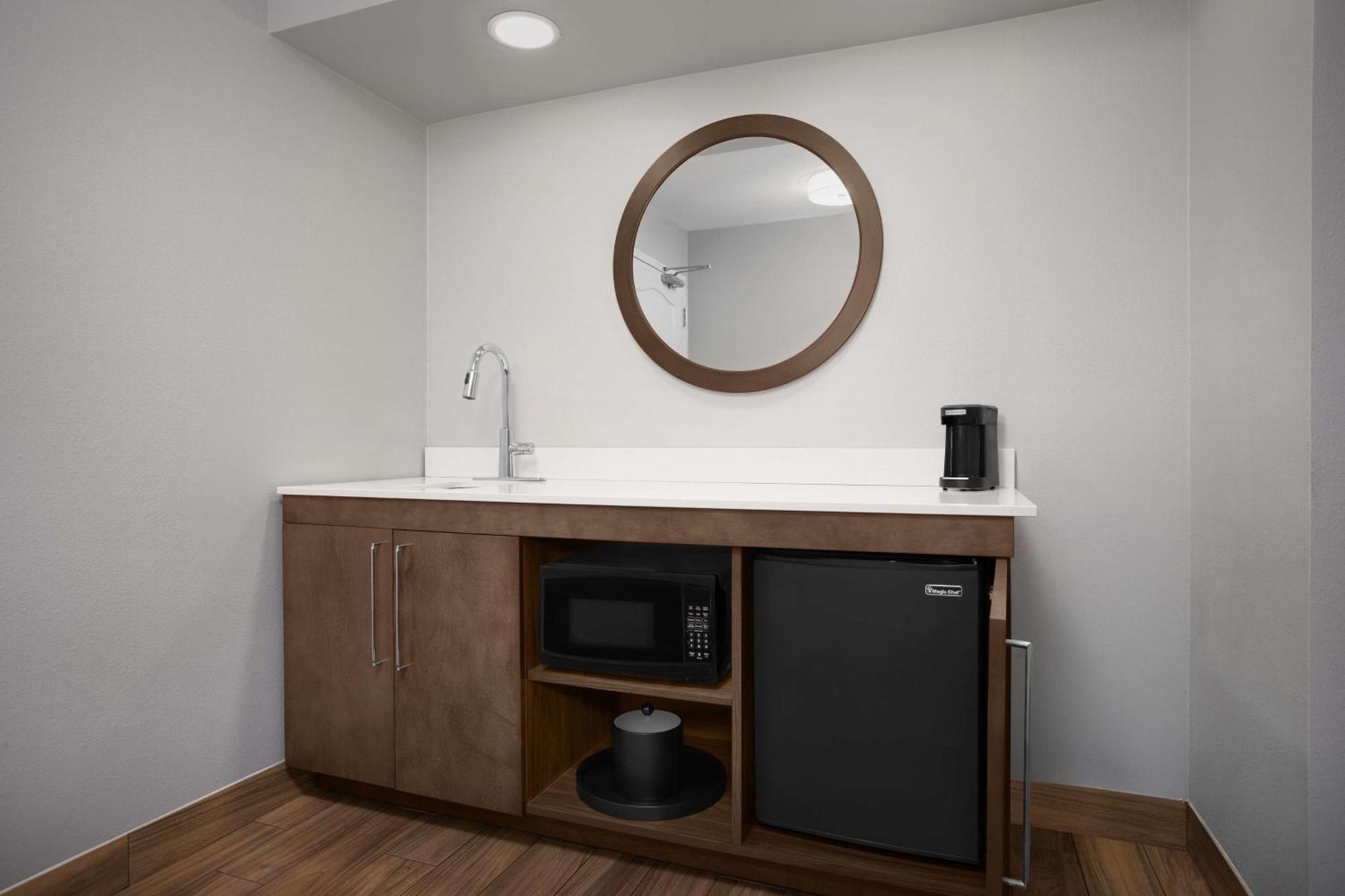 Hampton Inn Yorkville Eksteriør bilde